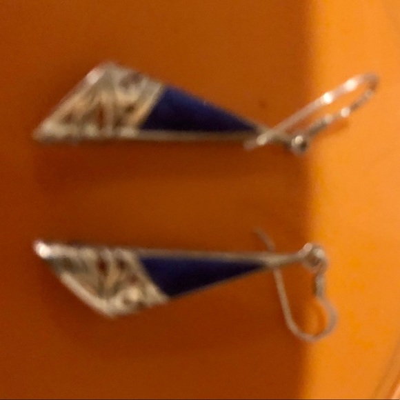 Sterling silver earrings with a blue Inter lay looks like lapis. Stamped 925 - Picture 2 of 5